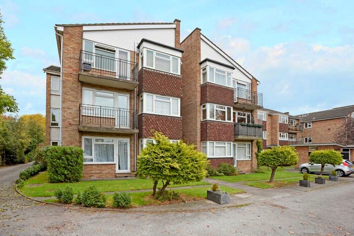 1 Bedroom Flat To Rent In Galsworthy Road, Kingston Upon Thames, KT2