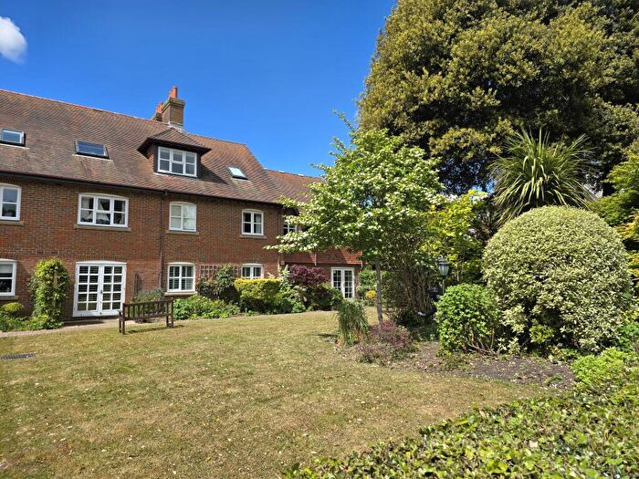 1 Bedroom Flat For Sale In Monmouth Court, Church Lane, Lymington, SO41