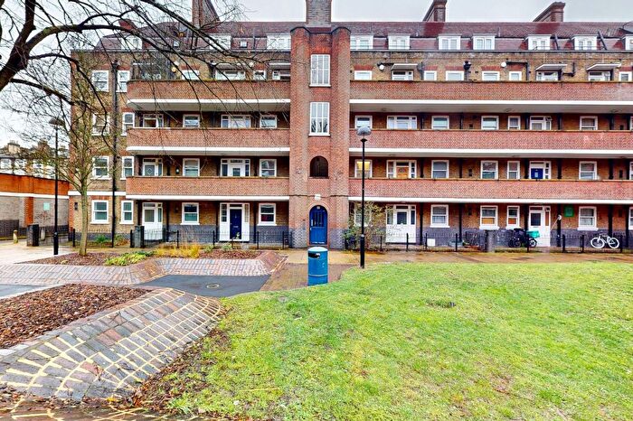 2 Bedroom Flat For Sale In Camden Park Road, London, NW1