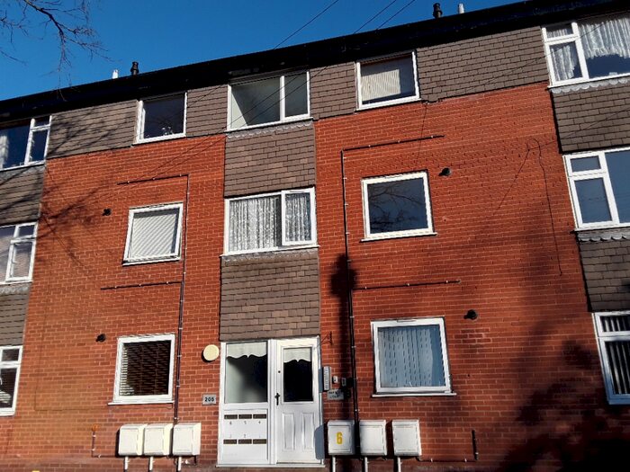 2 Bedroom Flat To Rent In Thomas Lane, Liverpool, Merseyside, L14
