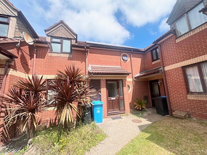 1 Bedroom Property To Rent In Sixpenny Close, Poole, BH12