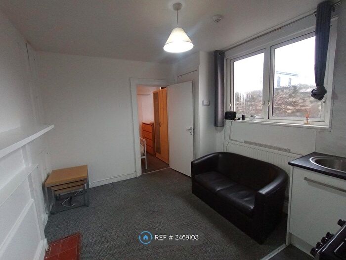 1 Bedroom Flat To Rent In Albert Road, Plymouth, PL2