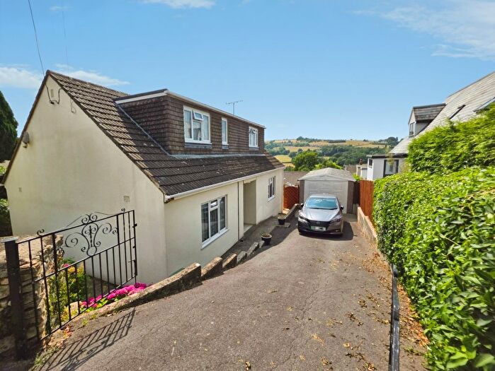 4 Bedroom Detached Bungalow For Sale In Kingscourt Lane, Stroud, GL5