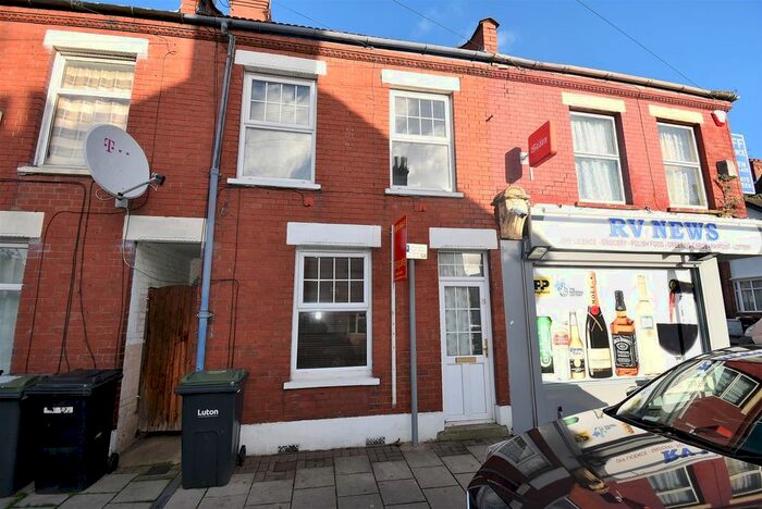 3 Bedroom Terraced House To Rent In William Street, Luton, LU2