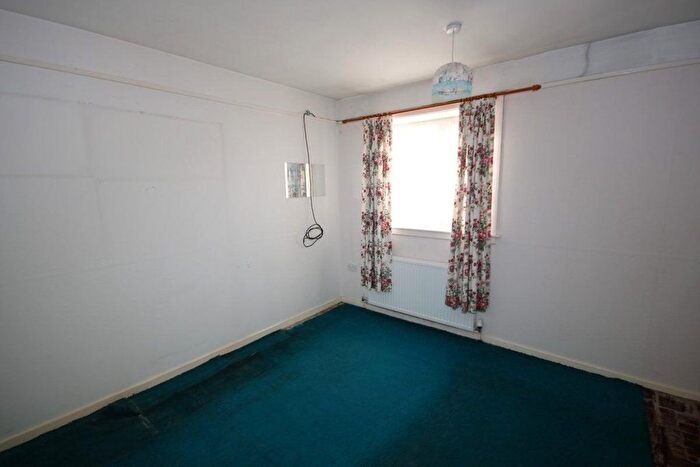 3 Bedroom Property For Sale In Nickerwood Drive, Aston, S26