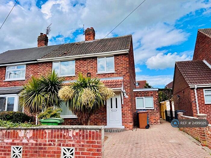 3 Bedroom Semi-Detached House To Rent In Wold View, Brough, HU15