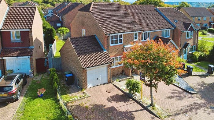 3 Bedroom End Of Terrace House For Sale In Denbigh Close, Hemel Hempstead, HP2