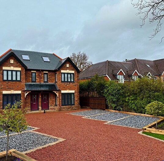 5 Bedroom Semi-Detached House To Rent In Forest Road, Binfield, Bracknell, RG42