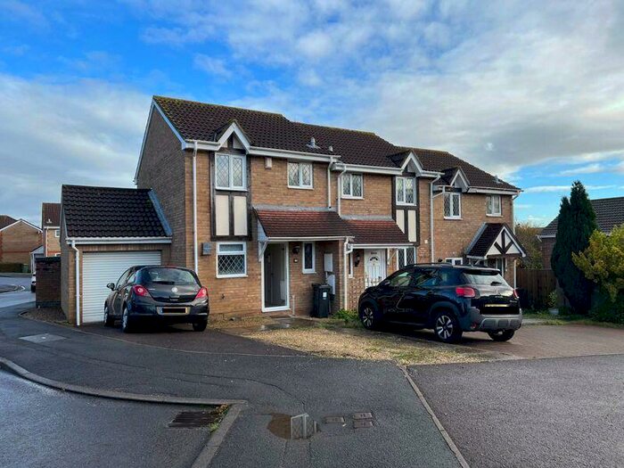 2 Bedroom End Of Terrace House To Rent In Ellan Hay Road, Bristol, BS32