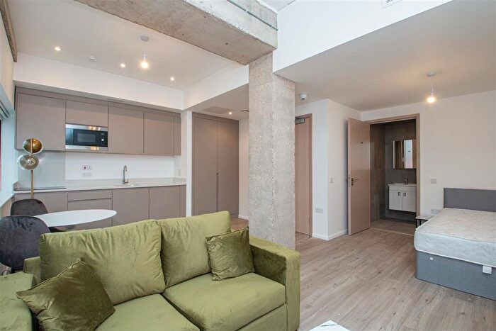 1 Bedroom Flat To Rent In Station House, Central Milton Keynes, MK9