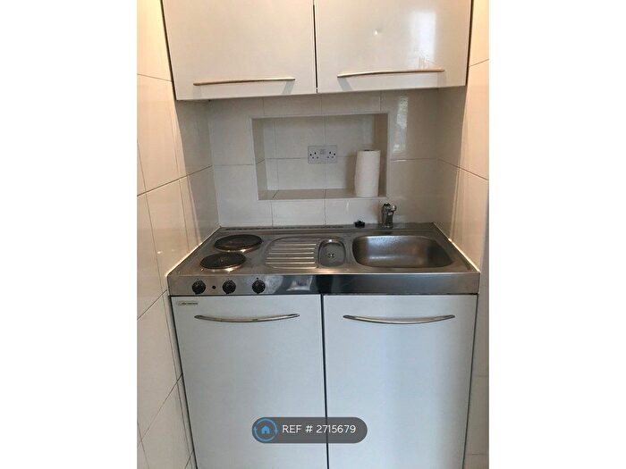 Studio To Rent In Westbourne Park Road, Bournemouth, BH4