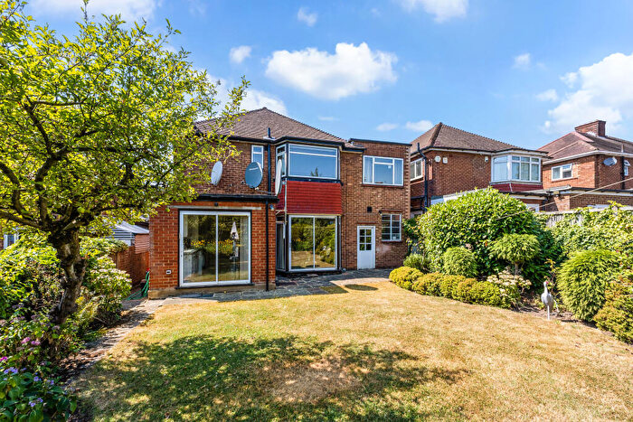 3 Bedroom House For Sale In Weston Drive, Stanmore, HA7