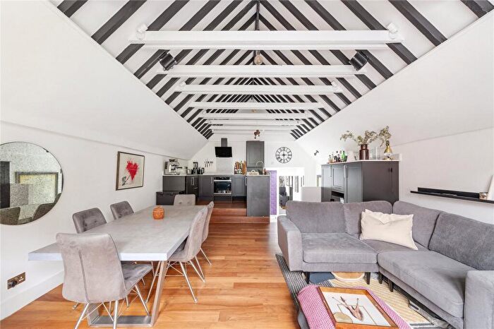 1 Bedroom Apartment For Sale In Balham Hill, Clapham South, SW12