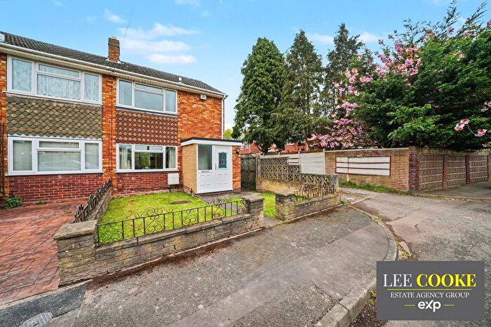 3 Bedroom Semi Detached House For Sale In Laburnum Road, Stow Heath, Wolverhampton, WV1