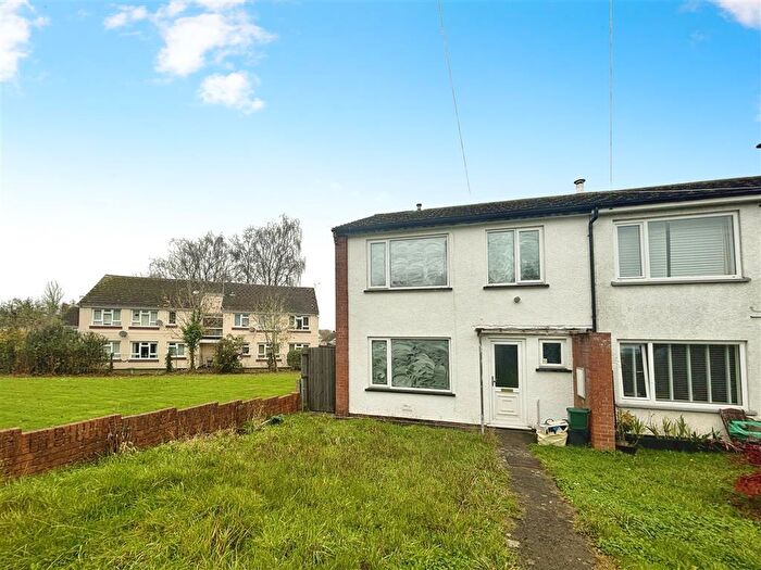 3 Bedroom House To Rent In Sunnycroft Lane, CF64