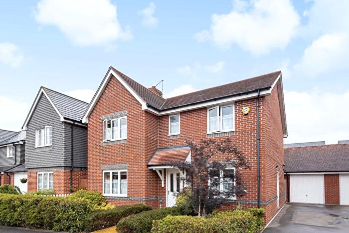 4 Bedroom Detached House To Rent In Three Mile Cross, Reading, RG7