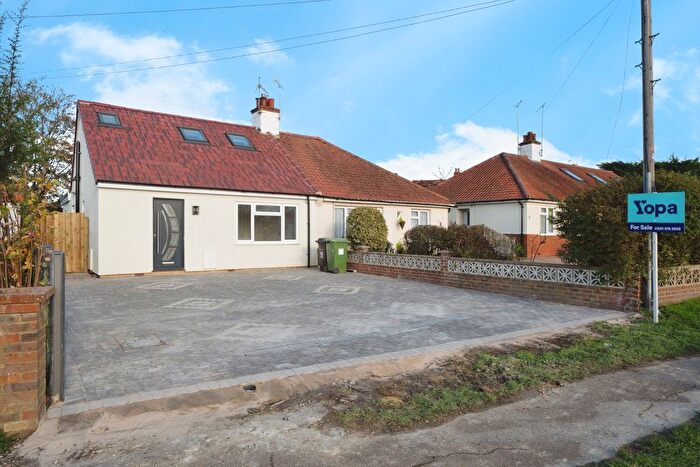 3 Bedroom Semi Detached Bungalow For Sale In By Pass Road, Leatherhead, KT22