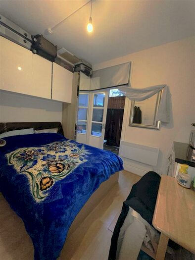 Studio To Rent In Cranbrook Park, Wood Green, N22