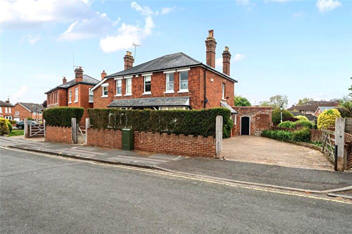 5 Bedroom Detached House For Sale In The Crescent, Maidenhead, Berkshire, SL6