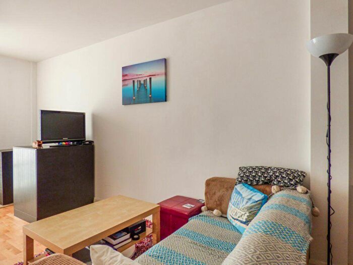 1 Bedroom Flat To Rent In Apt Dain Court, B29