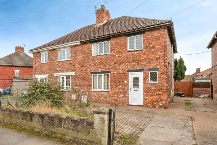 3 Bedroom Semi-Detached House For Sale In Micklethwaite Road, Moorends, Doncaster, DN8