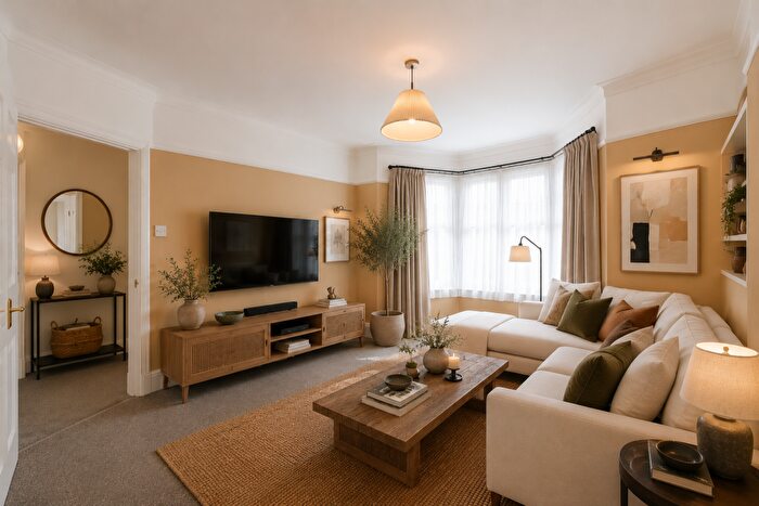 2 Bedroom Flat For Sale In Cambridge Road, Seven Kings, Ilford, Redbridge, IG3