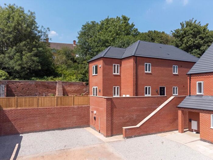 4 Bedroom Detached House For Sale In Durham Avenue, Sneinton, Nottingham, NG2