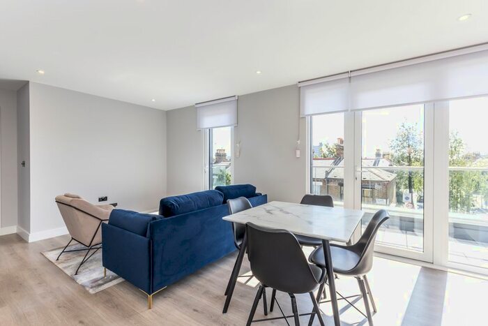 2 Bedroom Flat To Rent In Kilburn Lane, London, W10