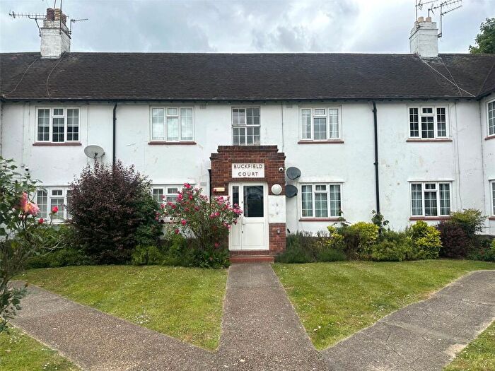 2 Bedroom Flat To Rent In Bathurst Walk, Iver, Buckinghamshire, SL0