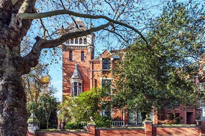 4 Bedroom Flat To Rent In Fitzjohns Avenue, Hampstead, London, NW3