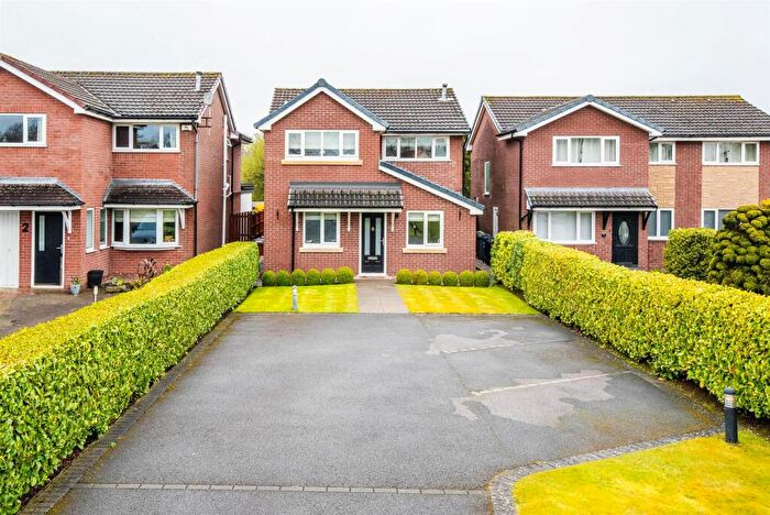3 Bedroom Detached House For Sale In Alandale Close, Leyland, PR25