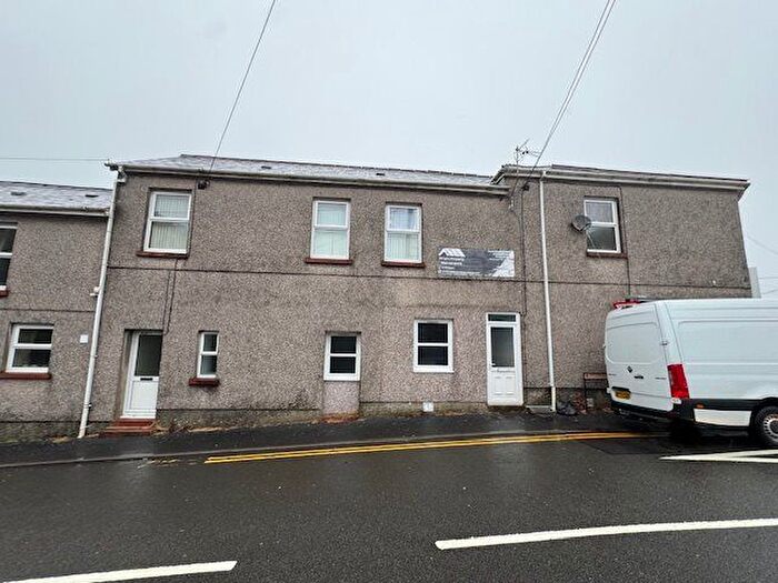 1 Bedroom Flat To Rent In Heol Y Neuadd, Tumble, Carmarthenshire, SA14