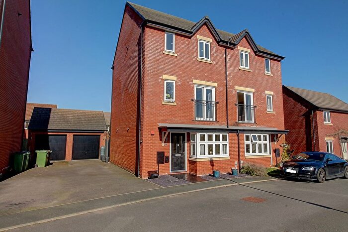 4 Bedroom Semi Detached House For Sale In Hawthorn Grove, Sapcote, LE9