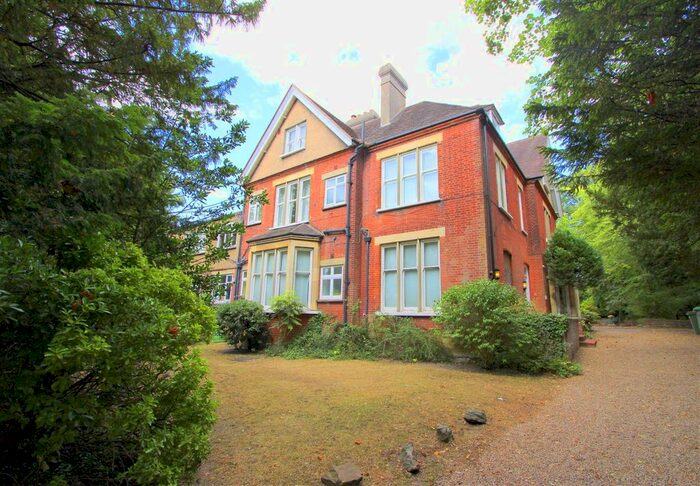 2 Bedroom Flat To Rent In Langley Court, Langley Park Road, Sutton, SM2