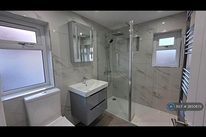 3 Bedroom Semi Detached House To Rent In Hamilton Avenue, Surbiton, KT6