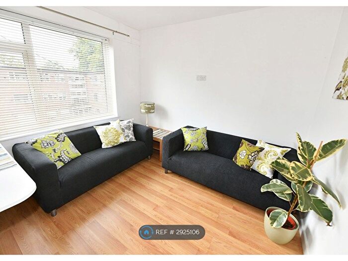 3 Bedroom Flat To Rent In Fairfield Court, Manchester, M14