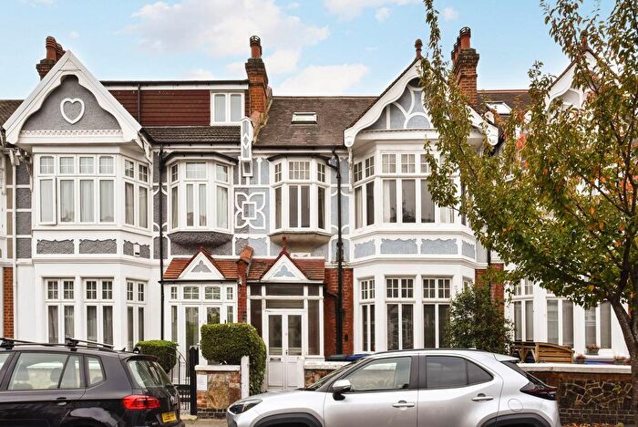 4 Bedroom Terraced House For Sale In Byron Road, Ealing, W5
