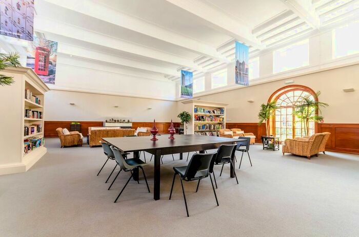 2 Bedroom Flat To Rent In Scott Avenue, West Hill, London, SW15