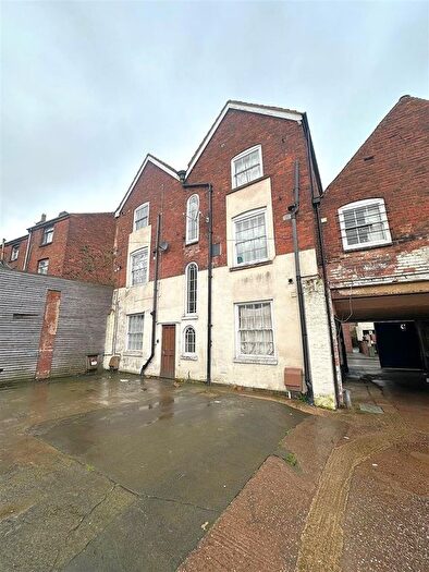 2 Bedroom Flat To Rent In Tower Street, Dudley, DY1