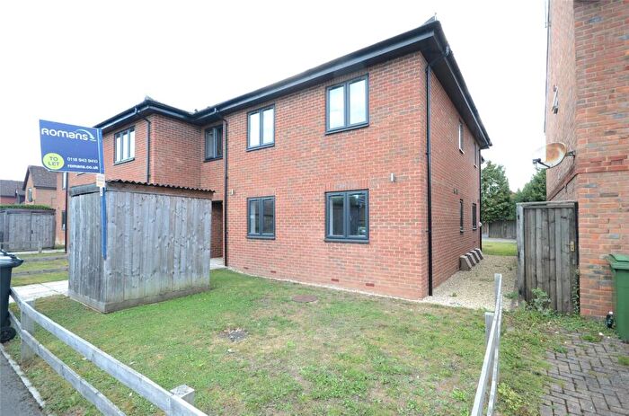 2 Bedroom Flat To Rent In Grove Court, The Bevers, Mortimer Common, RG7