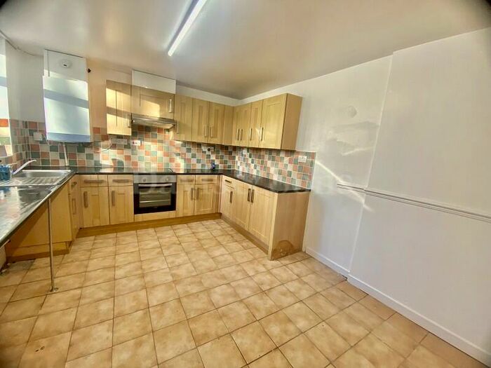 1 Bedroom Flat To Rent In Tregwilym Road, Rogerstone, Newport., NP10