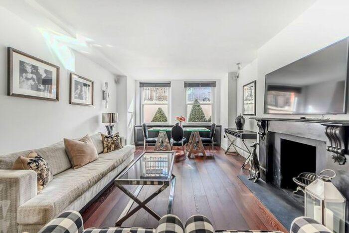 3 Bedroom Flat To Rent In Rutland Court, Knightsbridge, London, SW7