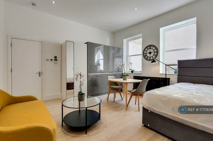 Studio To Rent In Gloucester Place, London, NW1