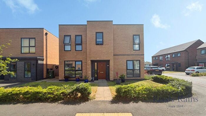 4 Bedroom Detached House For Sale In Aspen Close, Birtley, Chester Le Street, Tyne And Wear, DH3