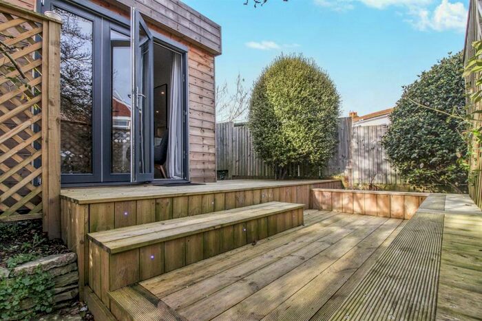 Studio To Rent In Burford Road, Salisbury, SP2