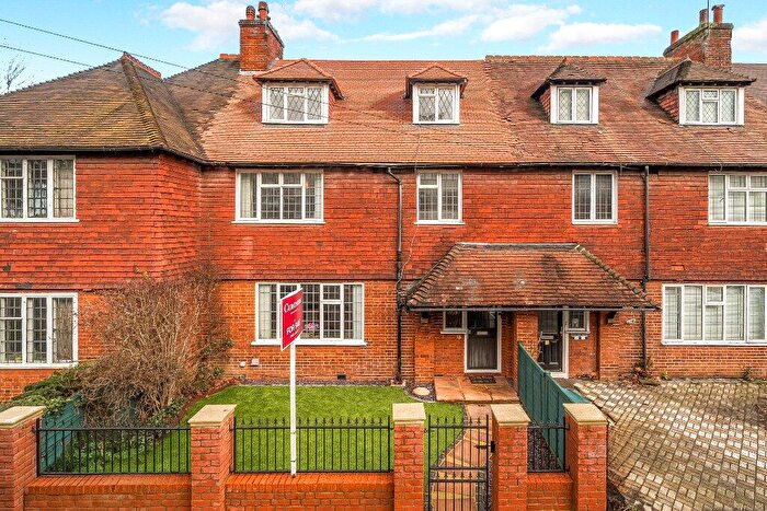 5 Bedroom Terraced House For Sale In Lavender Park Road, West Byfleet, KT14