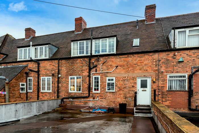 3 Bedroom Flat To Rent In A Birmingham, Road Sutton, Coldfield, B72