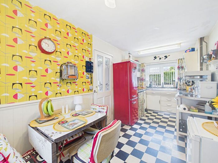 2 Bedroom Semi Detached House For Sale In Mechanics Square, Scwrfa, NP22