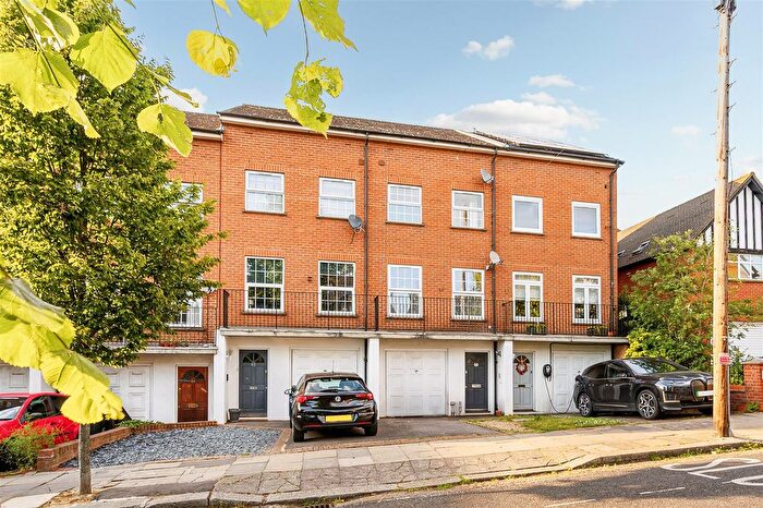 4 Bedroom Terraced House To Rent In Acacia Road, London, W3