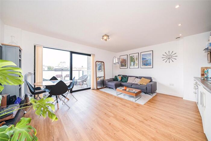 1 Bedroom Flat To Rent In Cotall Street, London, E14